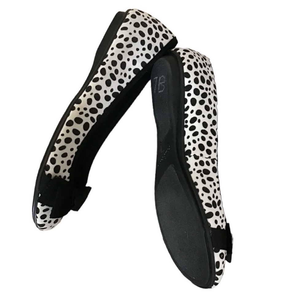 Alfani woman’s white ballet flats. Safari black spots and black bow size 7.5M - Picture 2 of 5